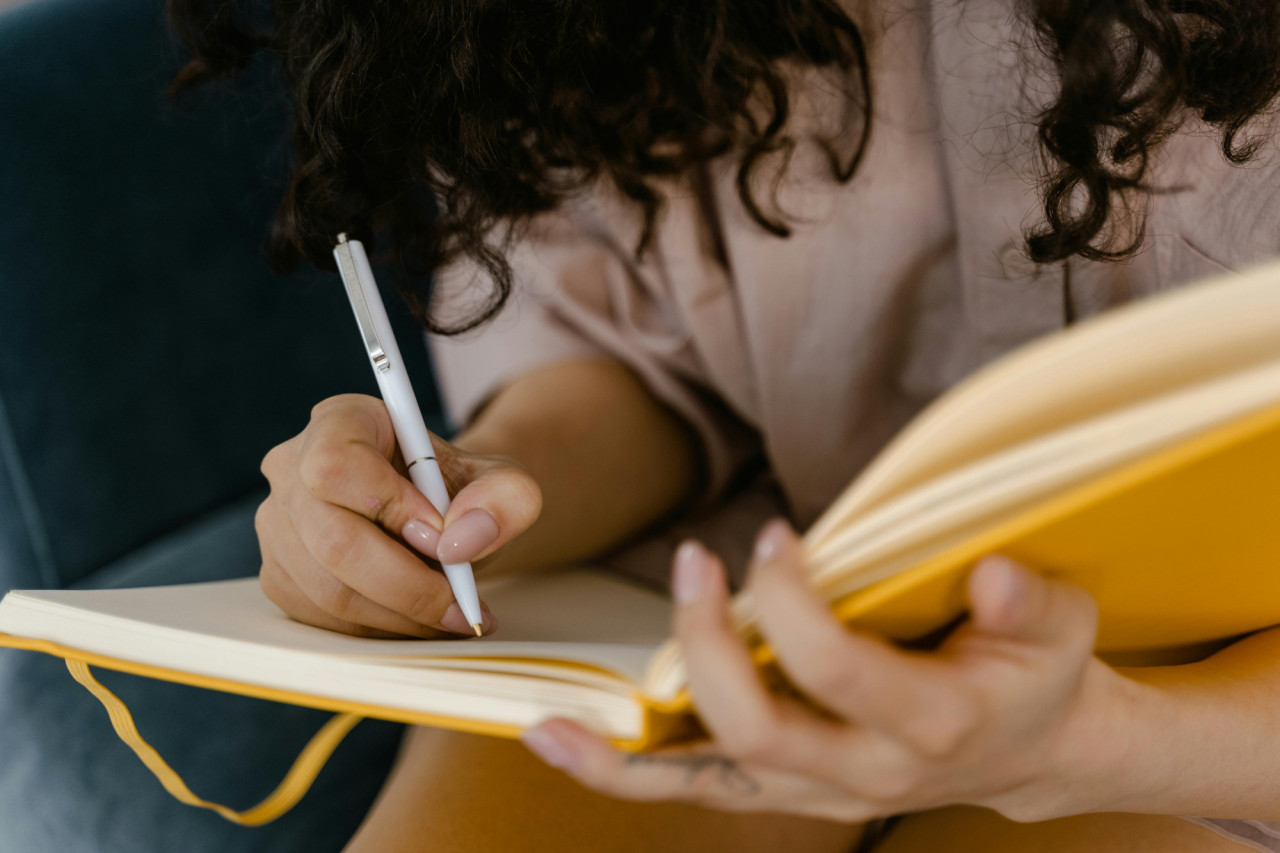 dekoratives Bild zur Seite Fachsprachen-Prüfung Pflege B2 | Copyright: pexels: mart production
