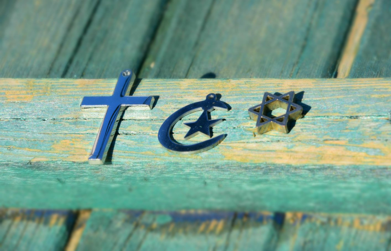 dekoratives Bild zur Seite Menschen anderer Religionen am Lebensende begleiten